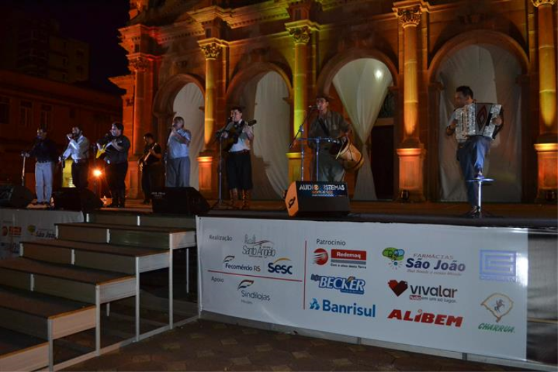 Família Maicá canta sucessos da música nativista